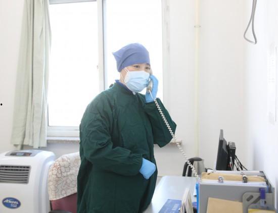 急诊室外的那个电话,紧急时刻的生命线